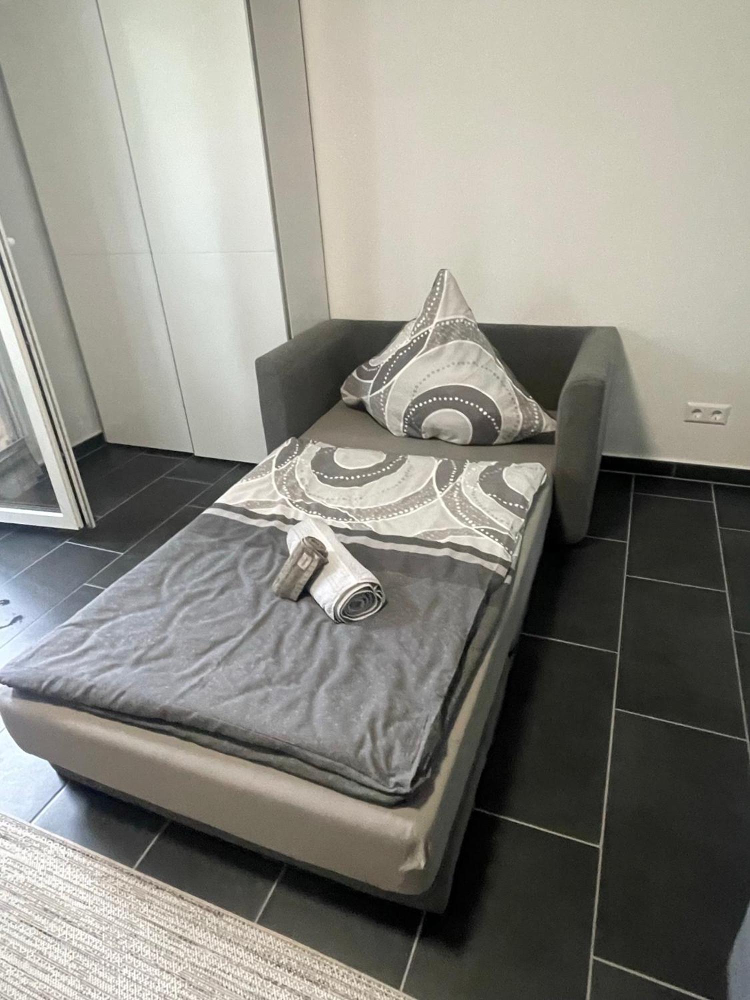 Naehe Hauptbahnhof & Ece-Center, Smart Tv Appartement Karlsruhe Buitenkant foto